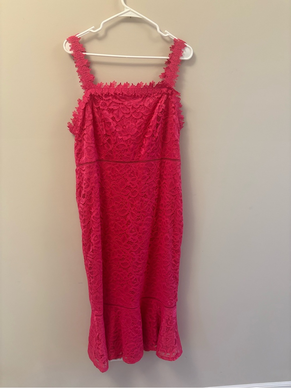 NWT bebe Fuchsia Lace Ruffle-Strap Midi Dress